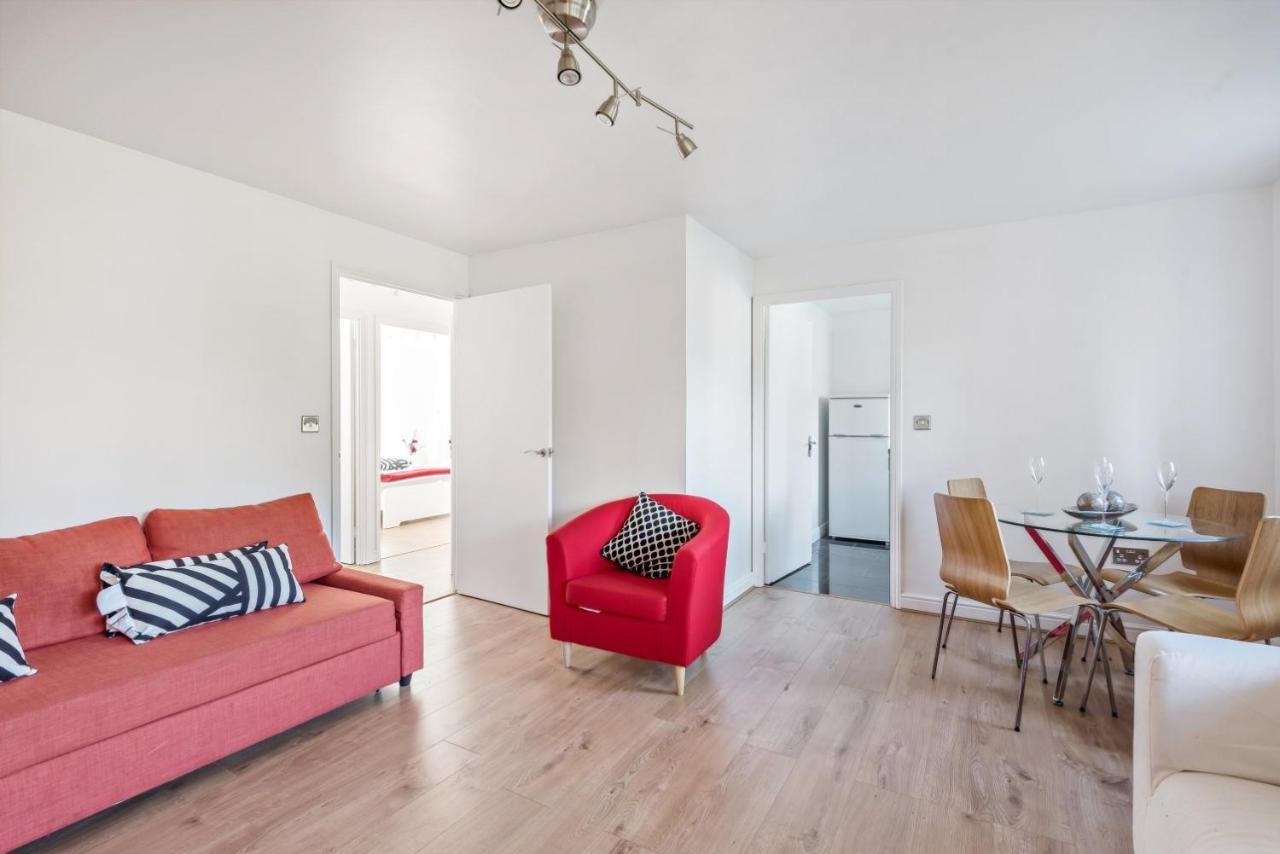 2 Bed Flat, Dedicated Workspace, Parking, 4Ktv London Eksteriør bilde