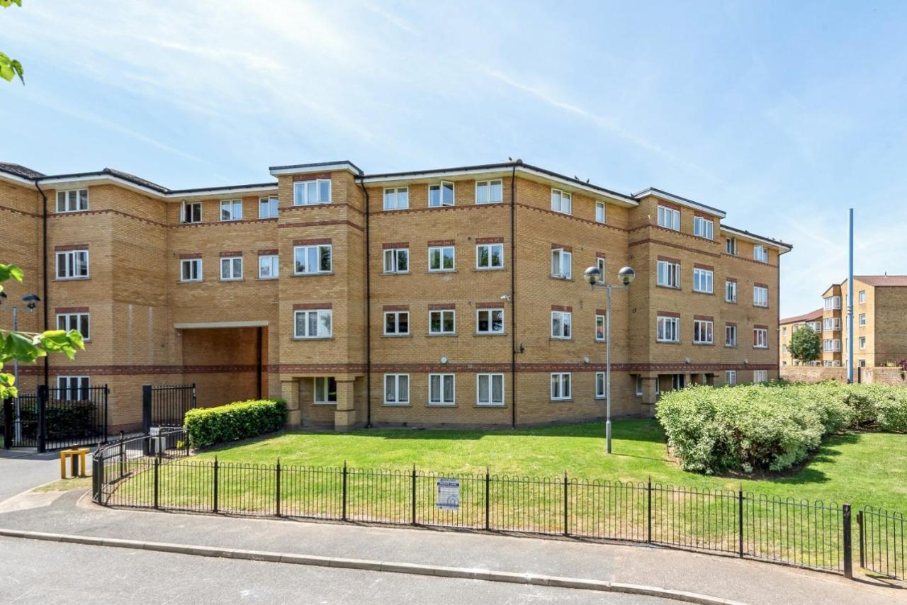 2 Bed Flat, Dedicated Workspace, Parking, 4Ktv London Eksteriør bilde