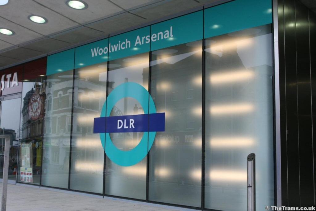 2 Bed Flat, Dedicated Workspace, Parking, 4Ktv London Eksteriør bilde